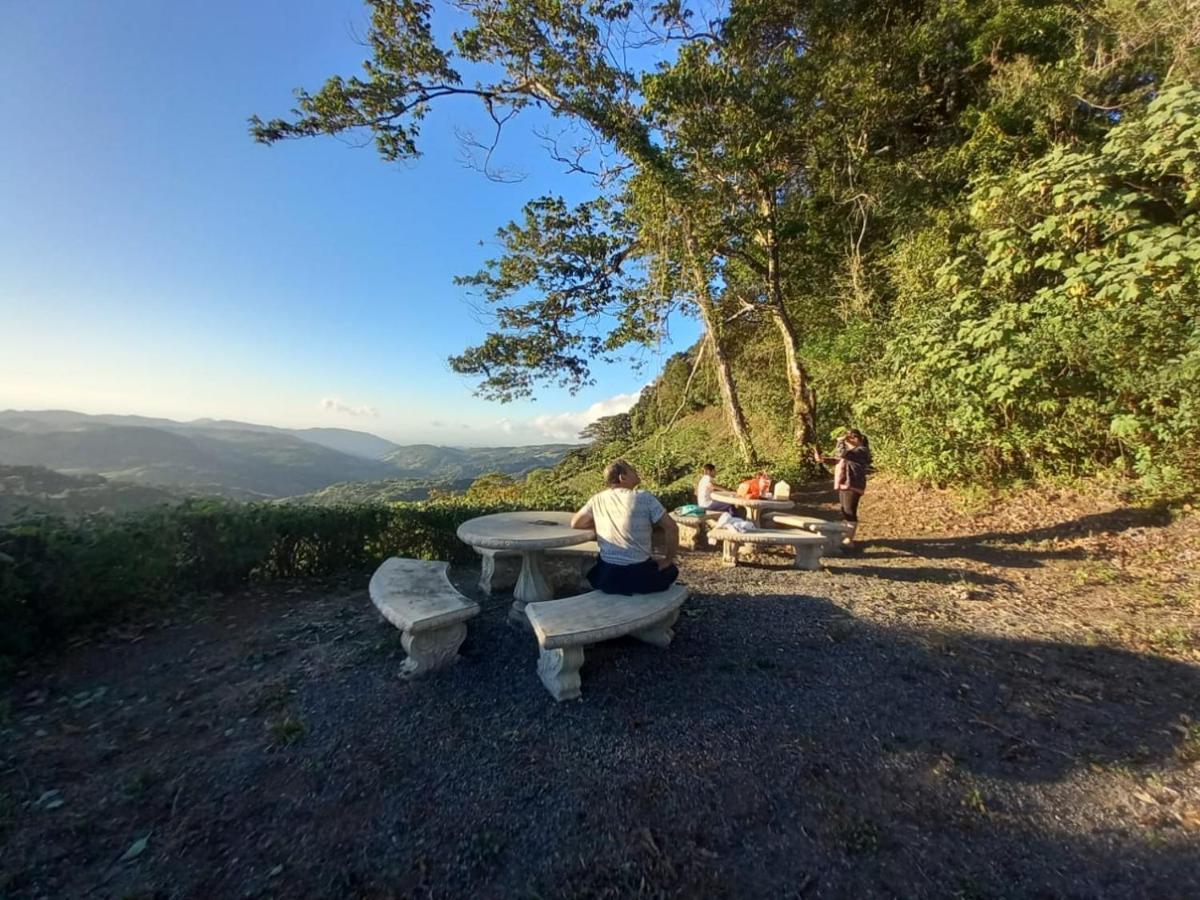 Belcruz Family Lodge Monteverde ภายนอก รูปภาพ